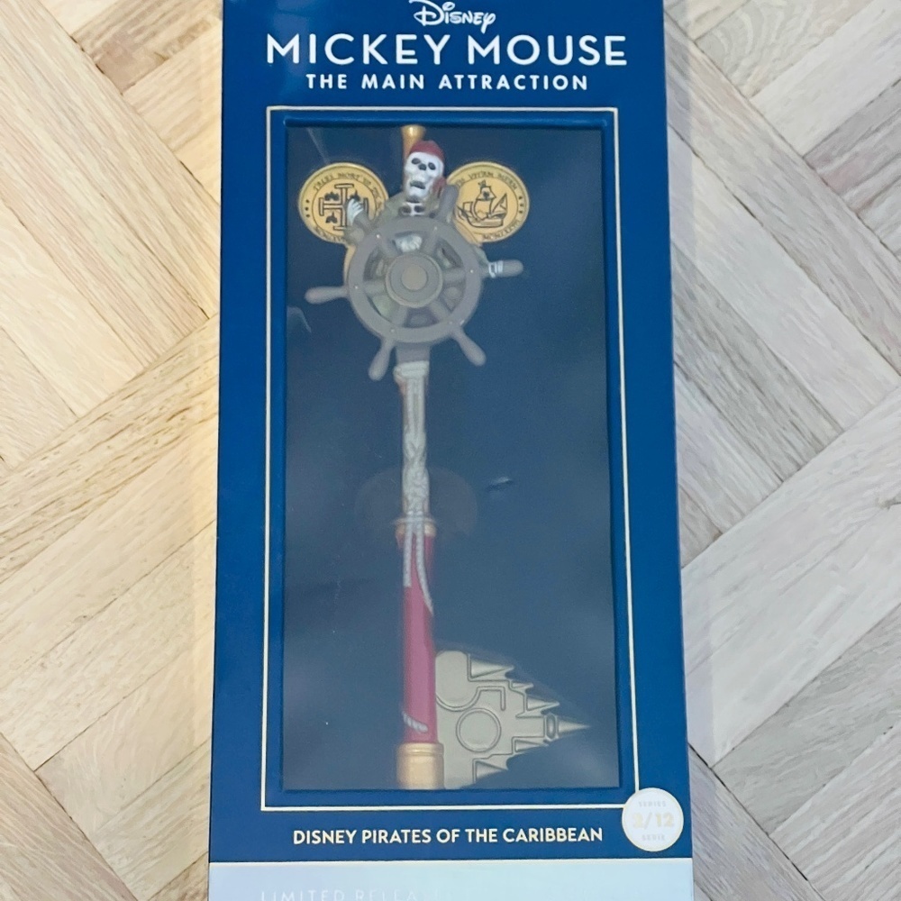 Mickey Mouse Main Attraction - Pirates of the Caribbean Collectible Key